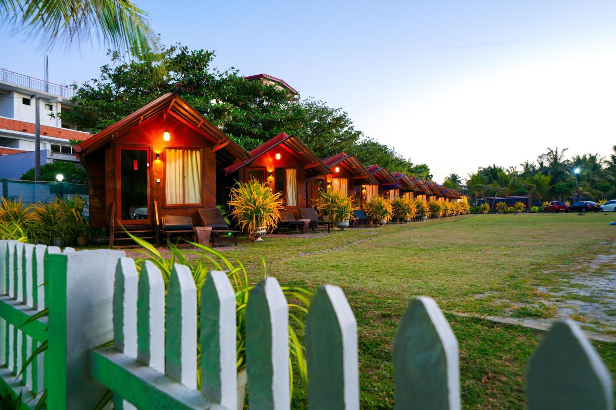 Jkab Beach Resort Trincomalee Extérieur photo