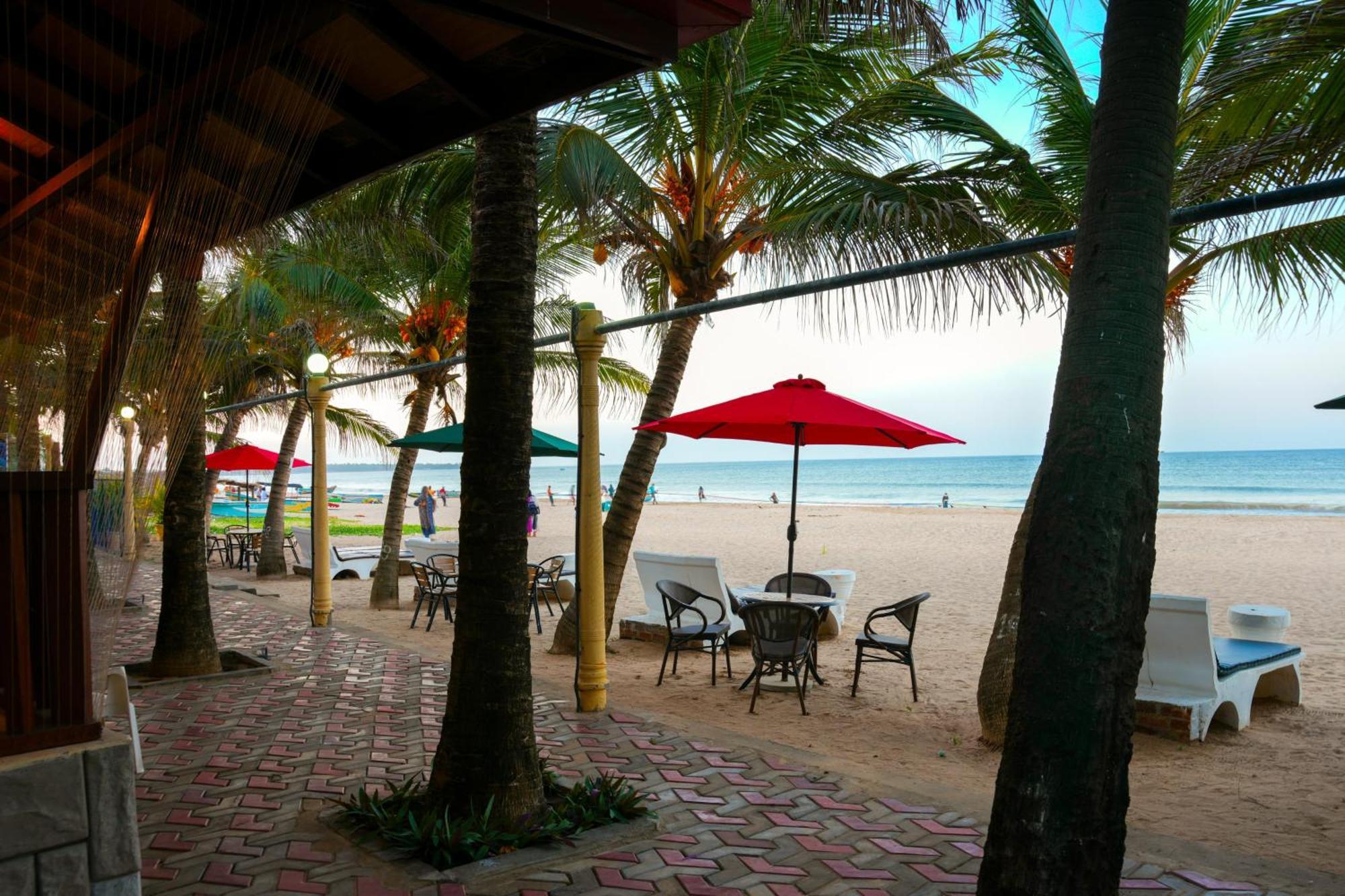 Jkab Beach Resort Trincomalee Extérieur photo