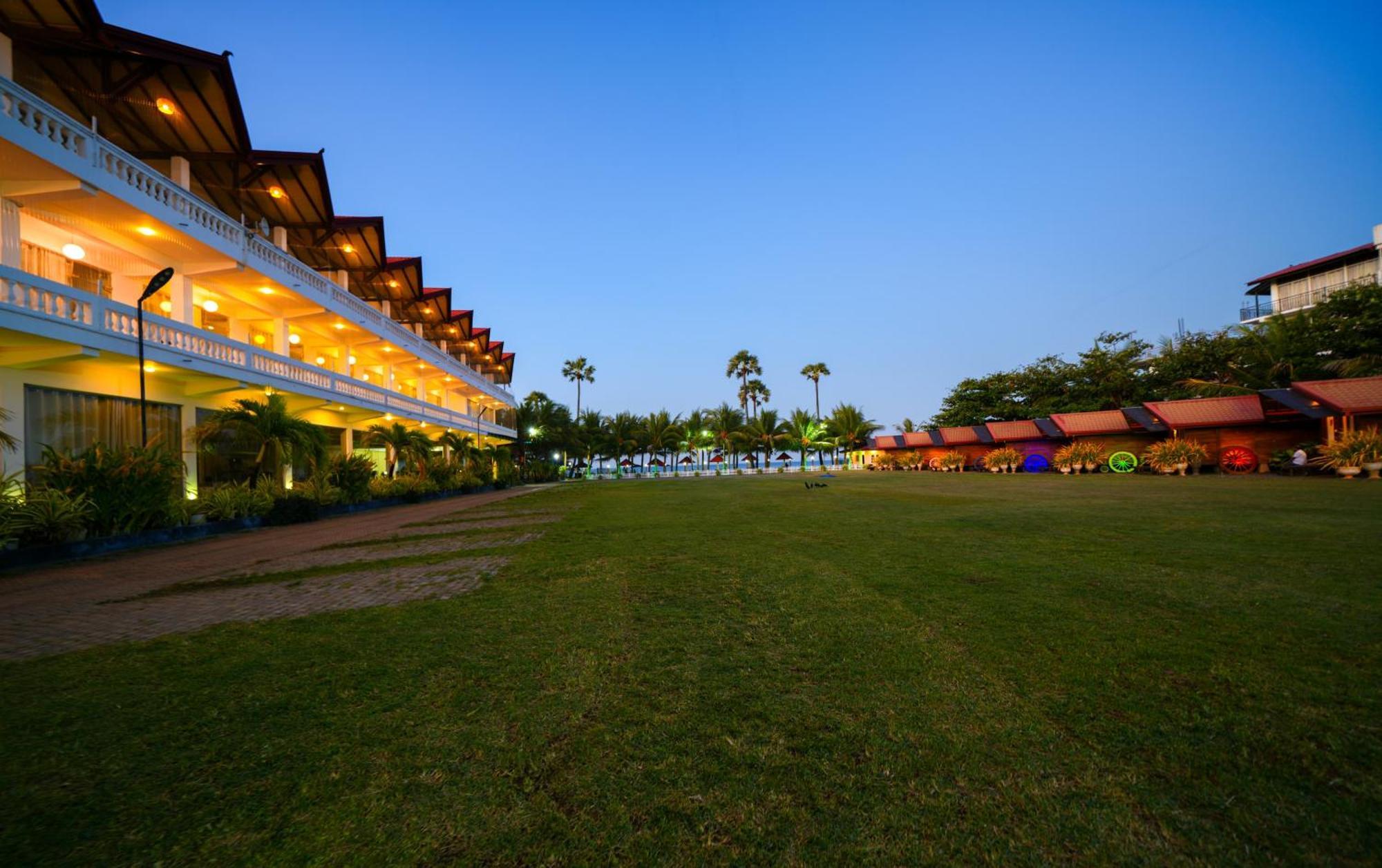 Jkab Beach Resort Trincomalee Extérieur photo