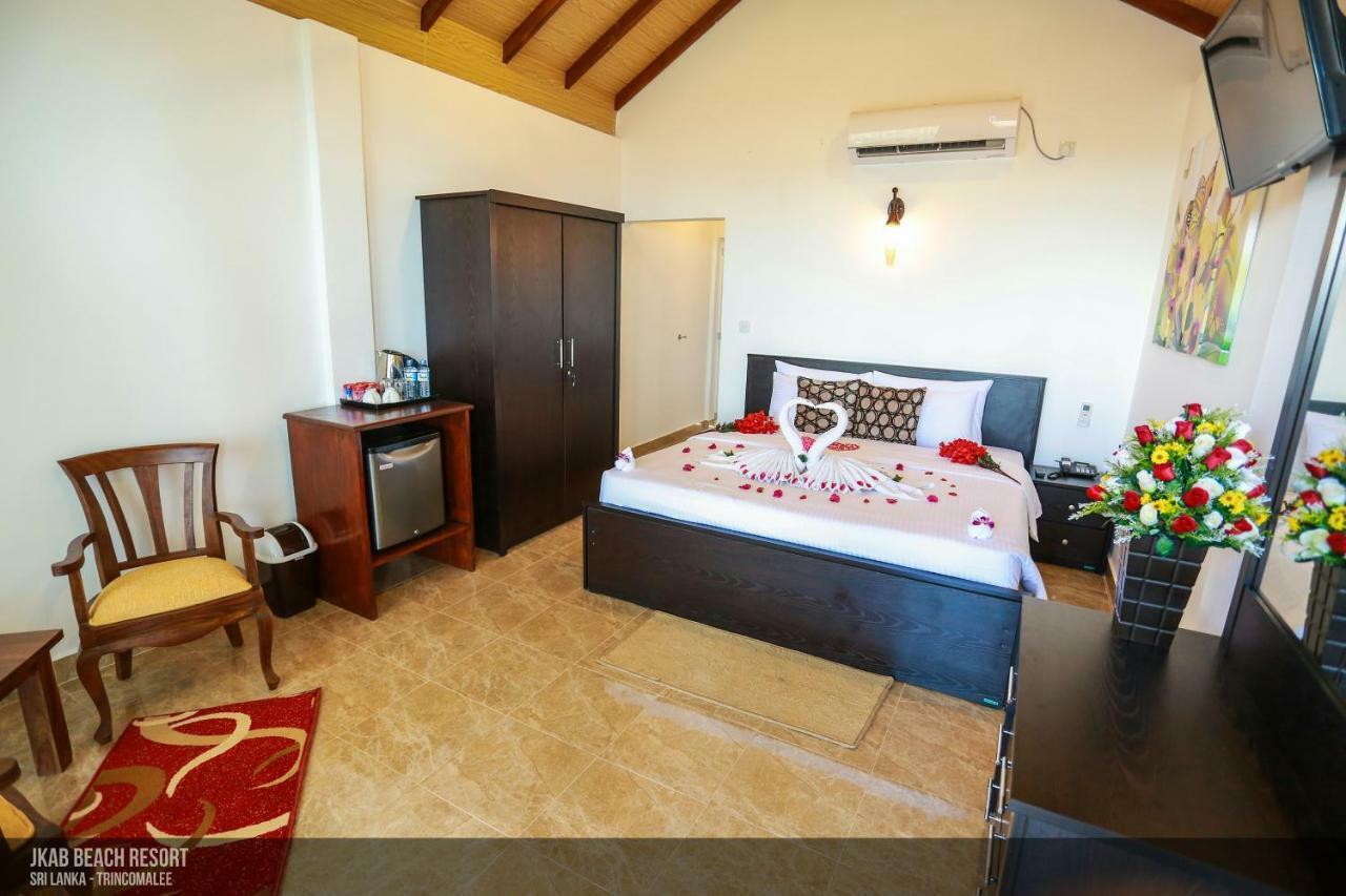 Jkab Beach Resort Trincomalee Extérieur photo