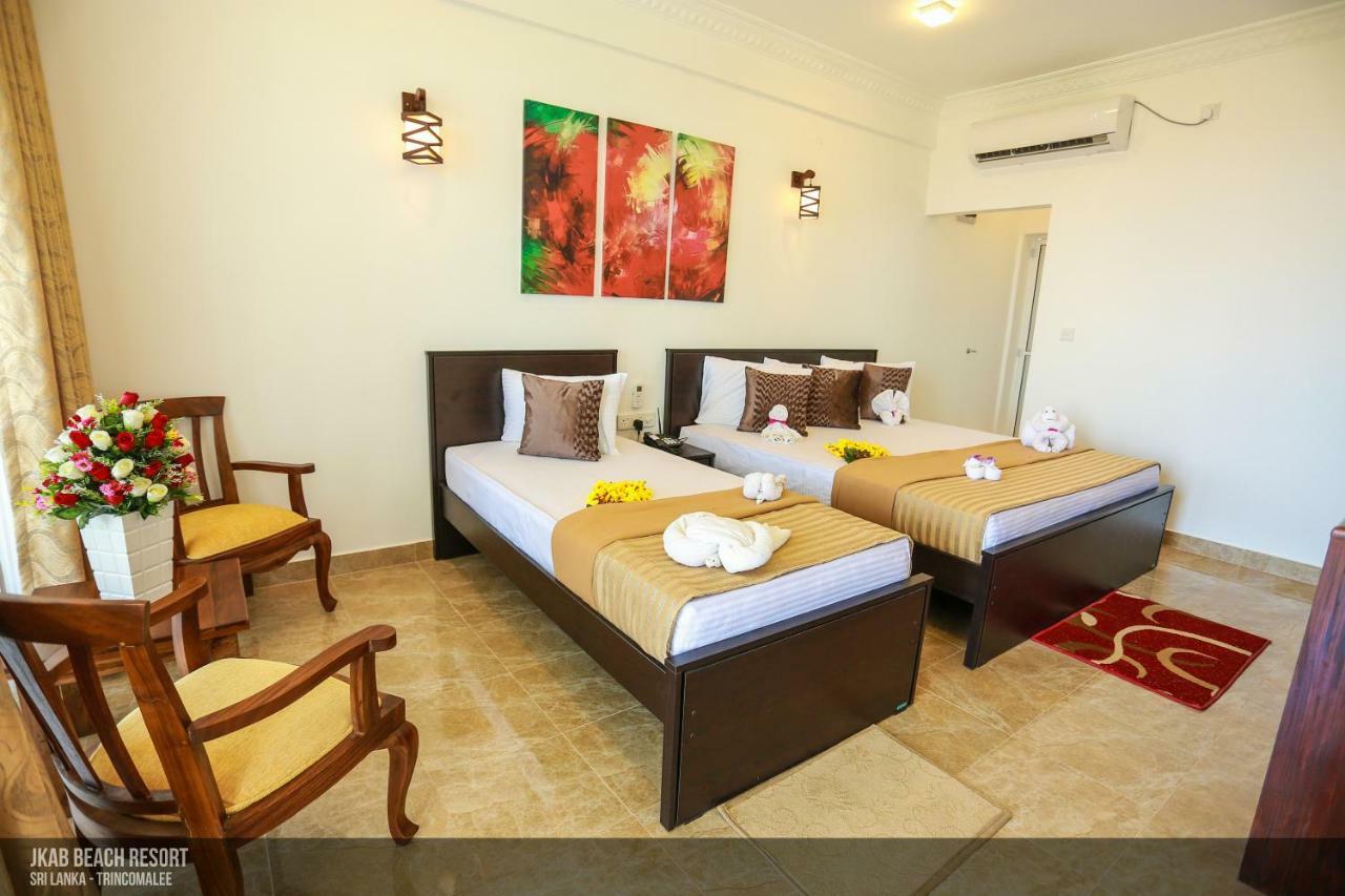 Jkab Beach Resort Trincomalee Extérieur photo