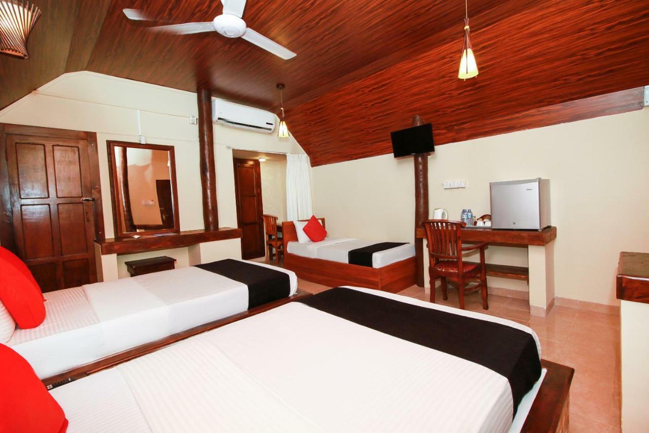 Jkab Beach Resort Trincomalee Extérieur photo