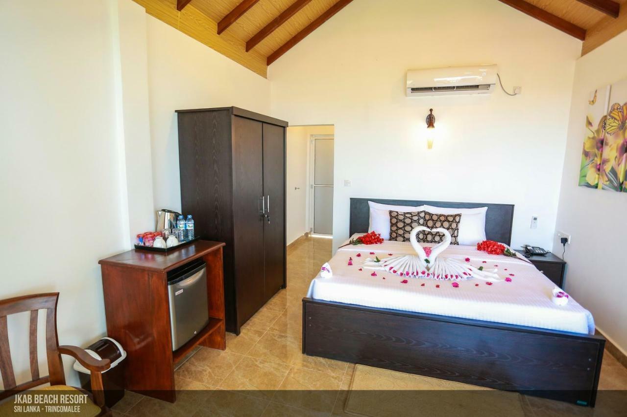 Jkab Beach Resort Trincomalee Extérieur photo