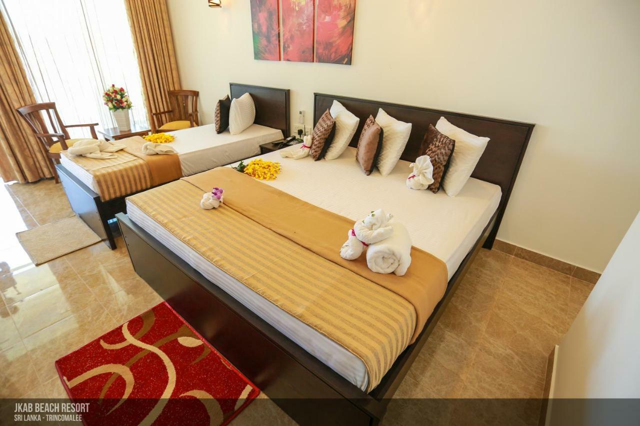 Jkab Beach Resort Trincomalee Extérieur photo