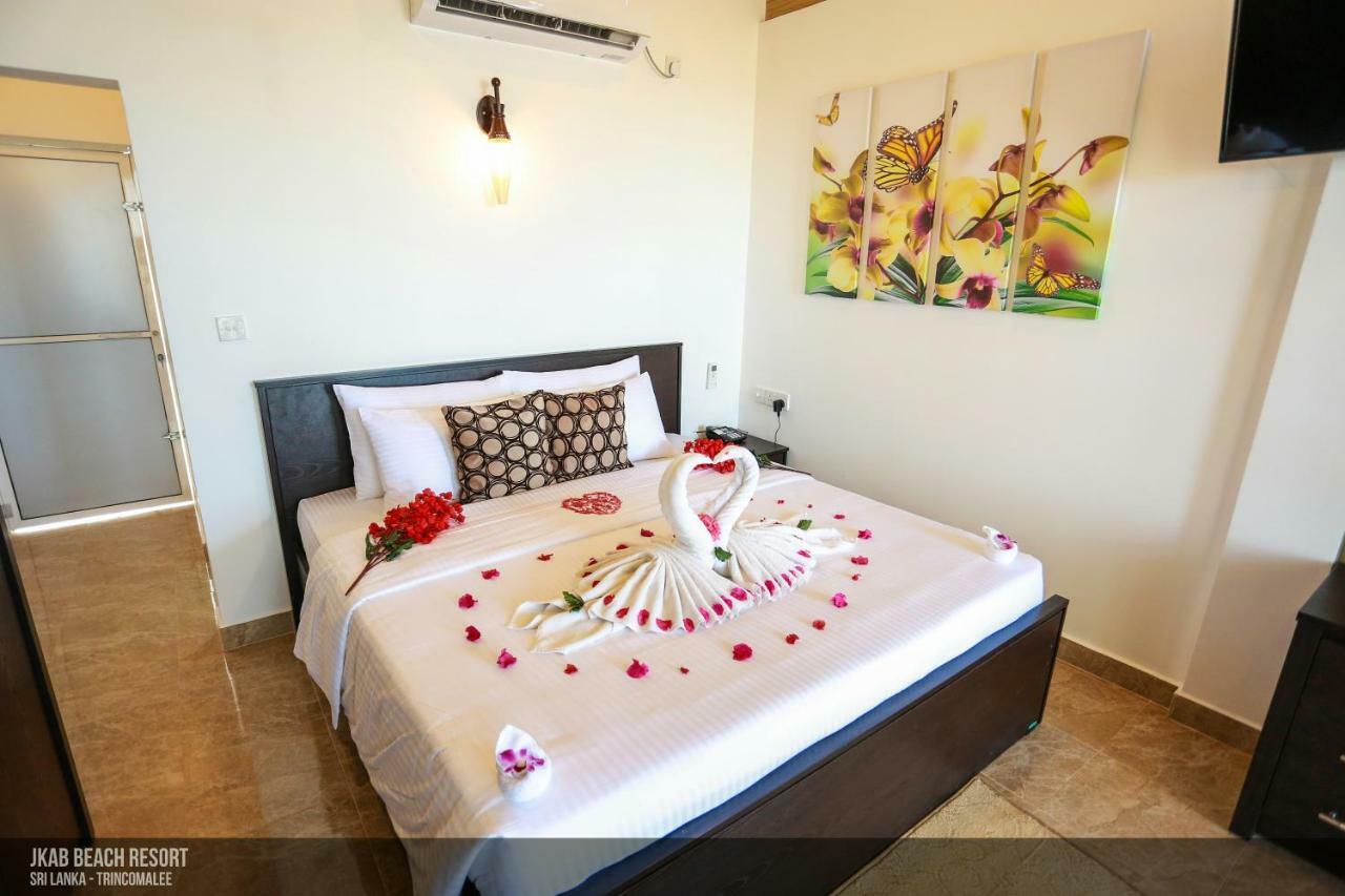 Jkab Beach Resort Trincomalee Extérieur photo